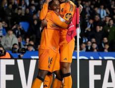 28圈-姆巴佩回归赛场，关键助攻首场状态亮眼，美国队观众沸腾！的简单介绍